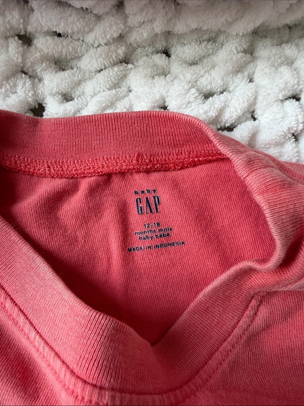 GAP Red Shorts Set - Picture 2 of 5